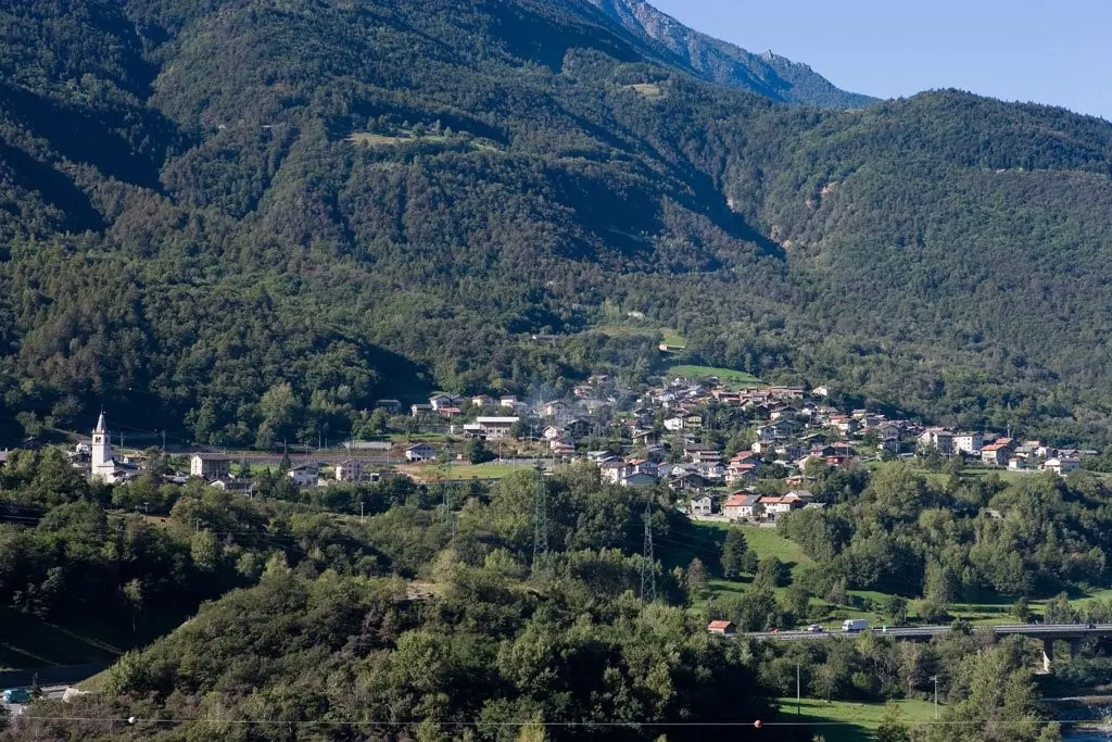 Veduta aerea del paese di Pontey
